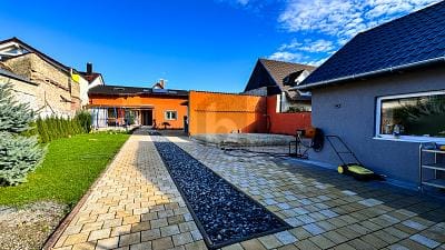 Immobilie in Sasbach am Kaiserstuhl - FAMILIENFREUNDLICH, NACHHALTIG UND GRENZNAH - Bild 0