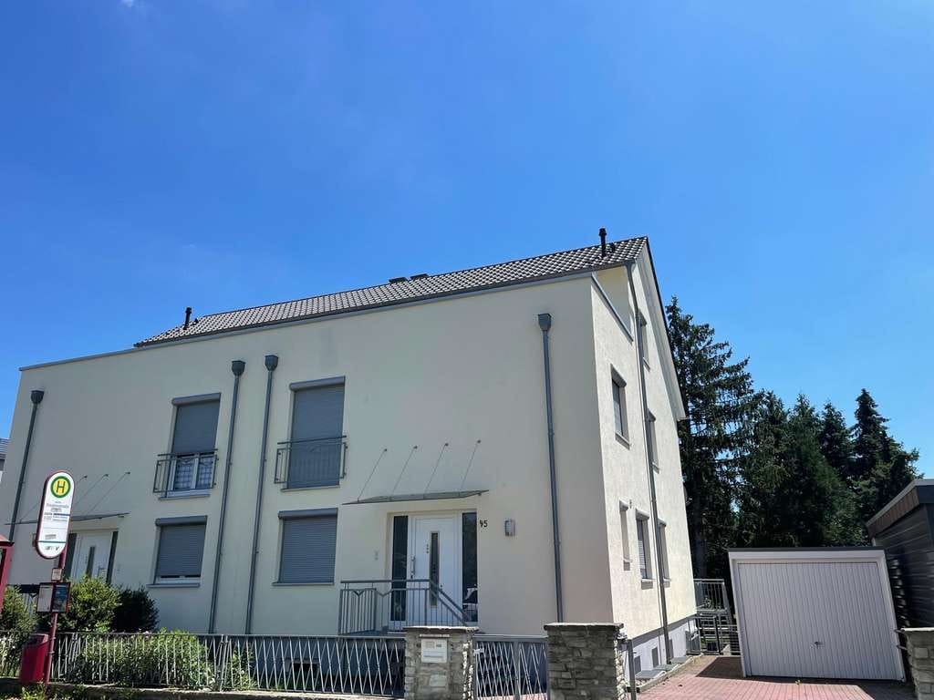 Immobilie in Idstein - Geräumige 7-Zimmer-Doppelhaushälfte in Idstein - Bild 1