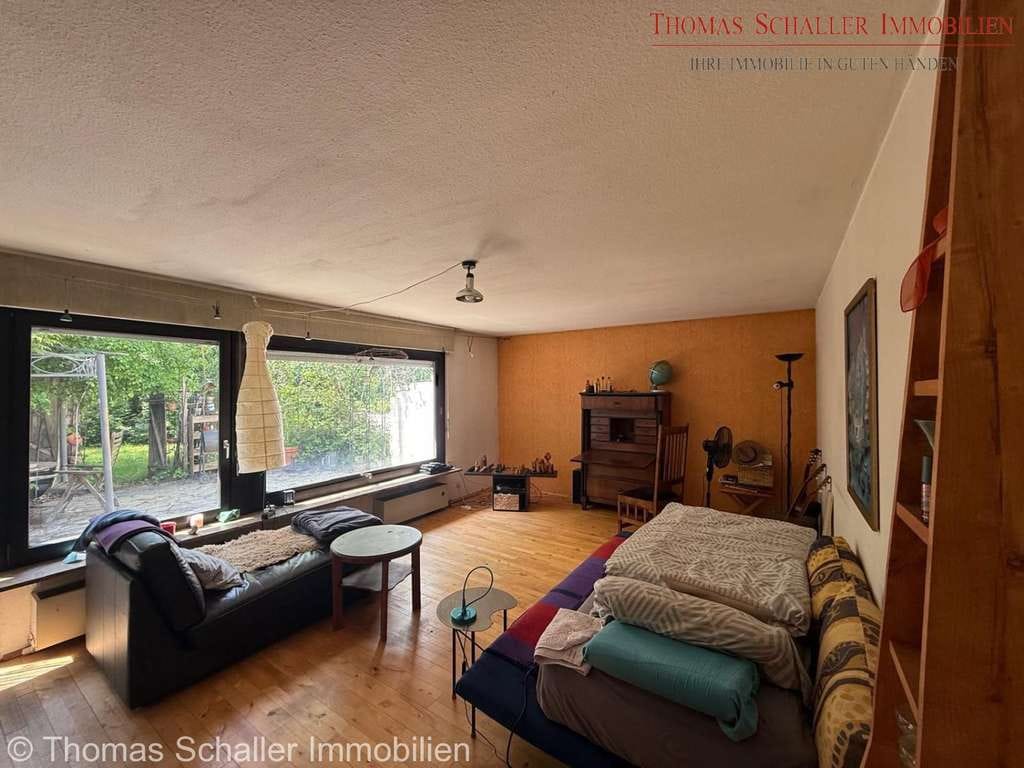 Immobilie in Pyrbaum - Viel Platz für Ihre Ideen – Einfamilienhaus mit Dachstudio, Doppelgarage und 923 m² Grundstück - Bild 2