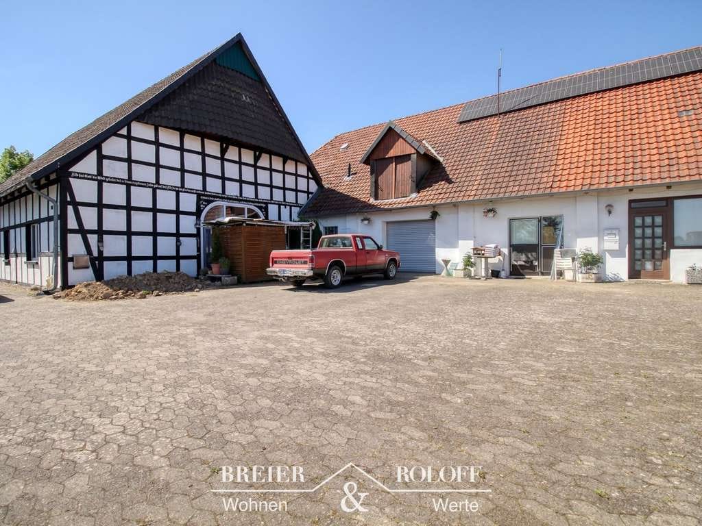 Immobilie in Minden - Historisches Fachwerkhaus mit großem Grundstück und vielseitigem Potenzial - Bild 1
