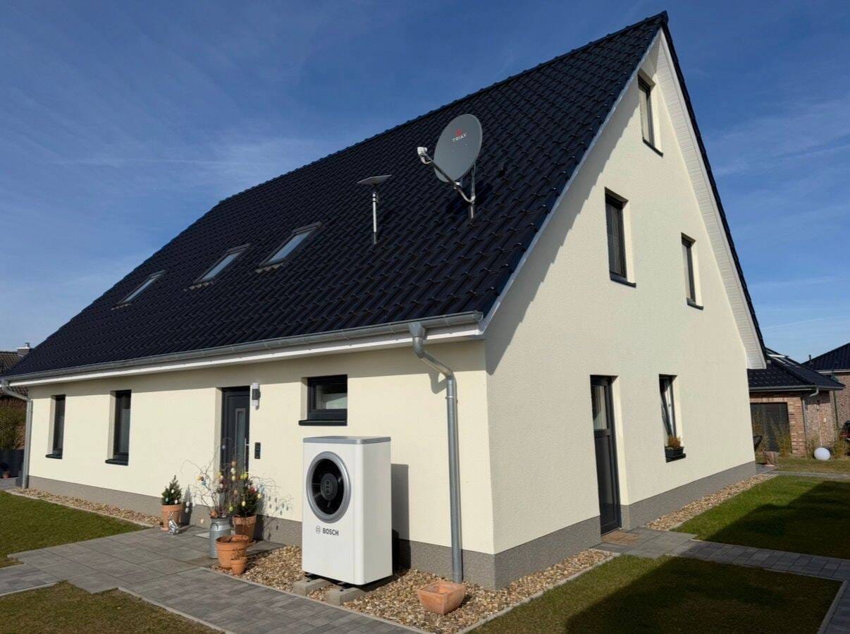 Immobilie in Zarrentin am Schaalsee - Einziehen und Wohlfühlen! Großzügiges und energieeffizientes Wohnen in familienfreundlicher Lage - Bild 1
