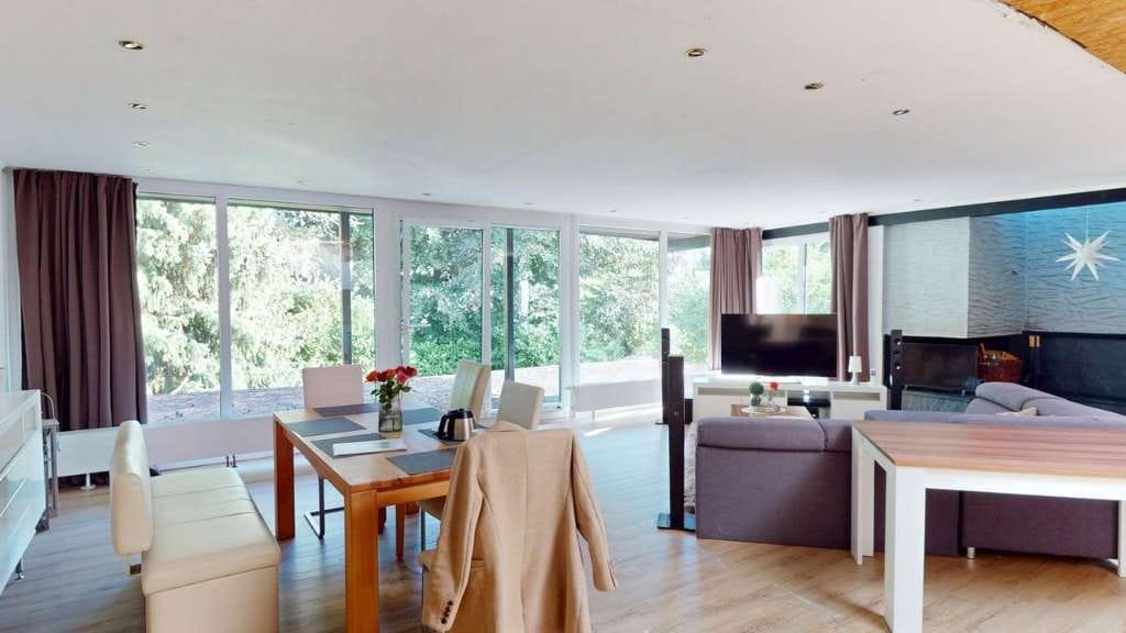 Immobilie in Osterholz-Scharmbeck - Großzügiger Bungalow mit viel Wohnfläche und Sanierungspotenzial - Bild 2