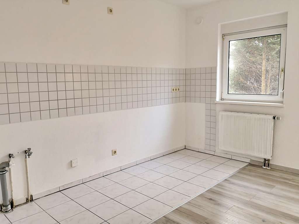 Immobilie in Klipphausen - Laminat - Offene Küche - Stellplatz - Bild 4