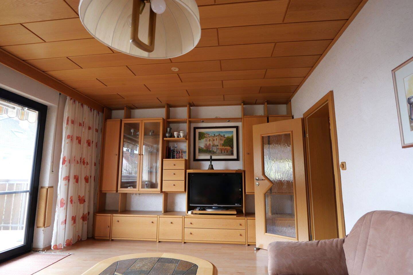 Immobilie in Großhabersdorf - Gepflegtes und teilrenoviertes Mehrfamilienhaus mit drei Wohnungen in angenehmer und ruhiger Wohnlage von Großhabersdorf  (Objektnummer: 03R26G) - Bild 2