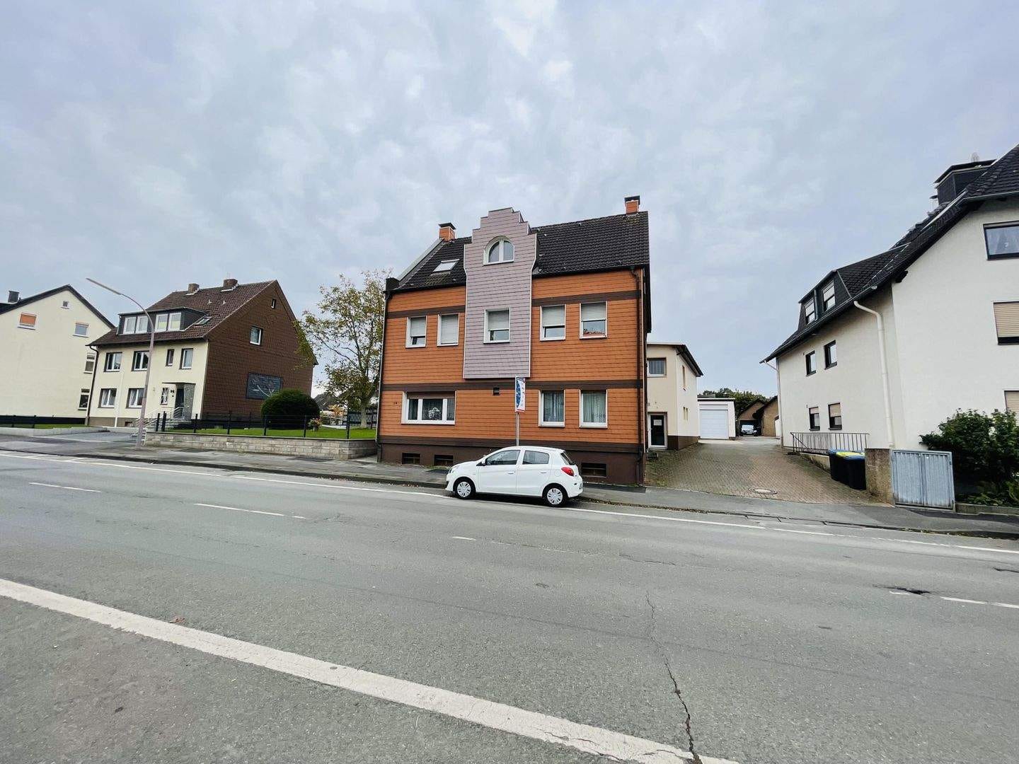 Immobilie in Unna - Unna Massen: Voll vermietete Kapitalanlage mit vier Wohnungen,  zwei Gewerbeeinheiten und vier Garagen - Bild 2