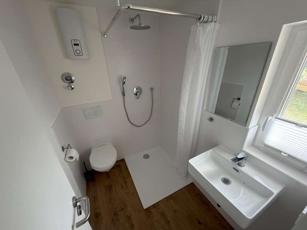 Immobilie in Igensdorf - Kernsaniertes ZFH - 2 vermietbare Whg., Energieklasse A, 1.450 € Sollmiete - Bild 2