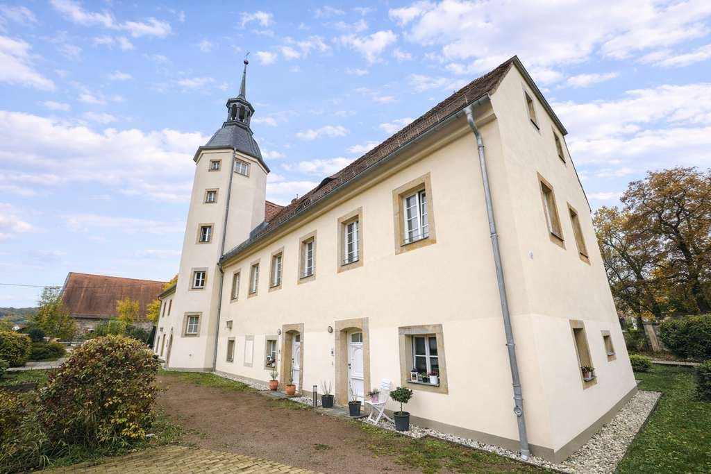 Immobilie in Kreischa - Charmante Denkmal-ETW mit Terrasse & Einbauküche – nachhaltig vermietet - Bild 1