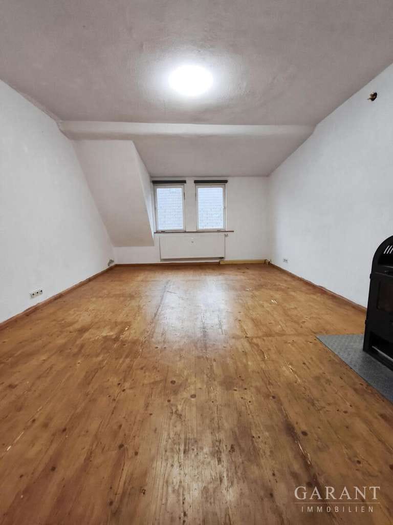 Immobilie in Sulz am Neckar - Viel Platz auf zwei Ebenen: Dachgeschoss-Wohnung mit Studio in Sulz am Neckar - Bild 2