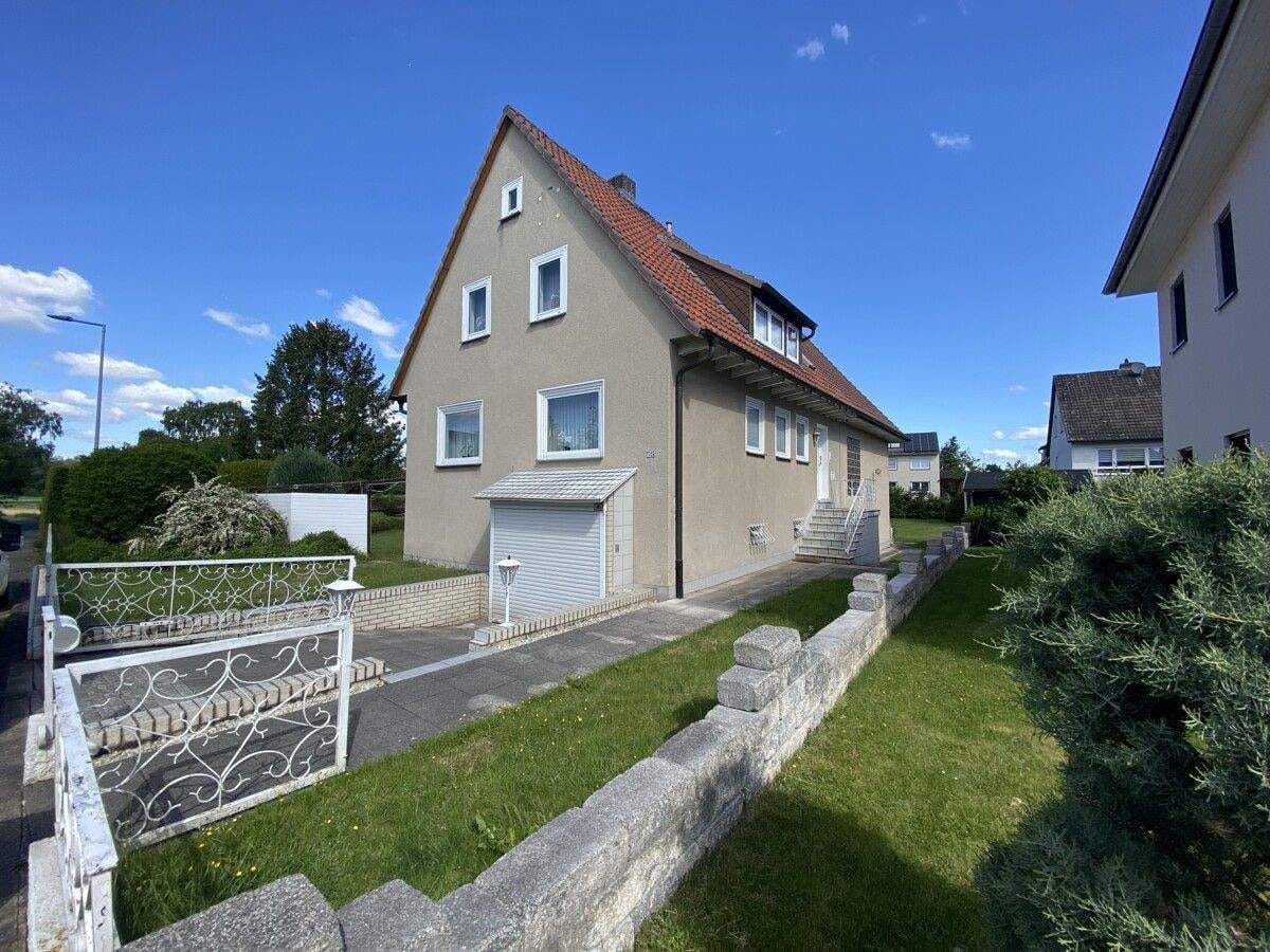Immobilie in Niestetal - Großzügiges Zweifamilienhaus in ruhiger Lage von Niestetal-Sandershausen - Bild 0