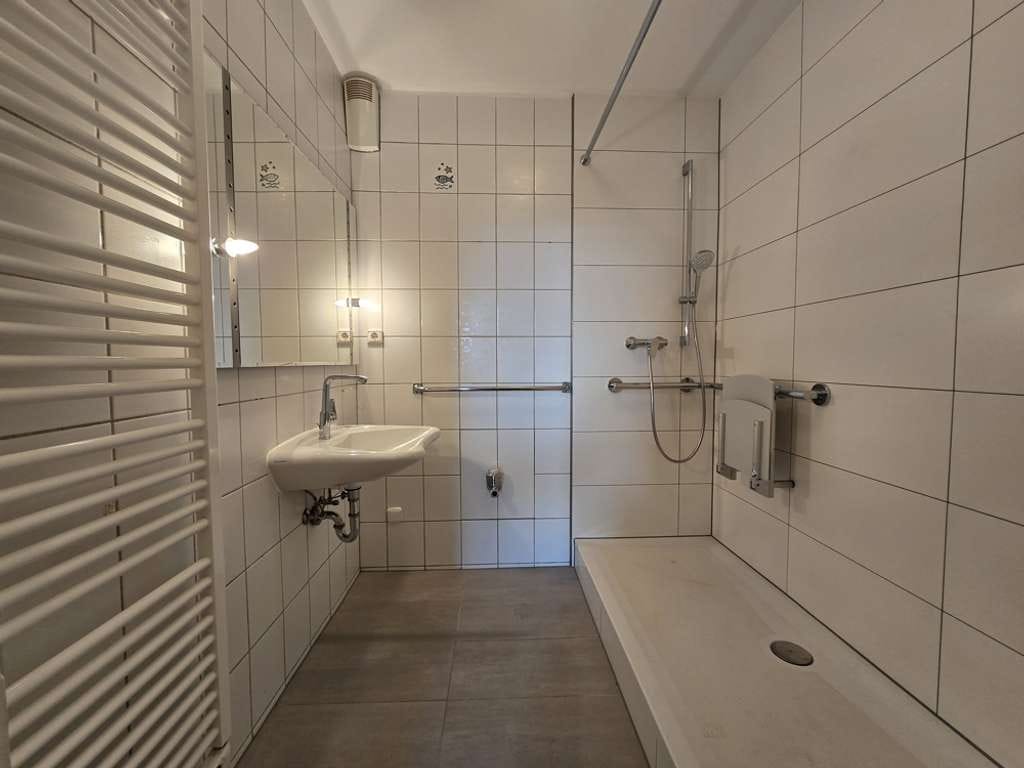 Immobilie in Nauheim - Helle 4 Zimmerwohnung mit Blick über Nauheim - Bild 3