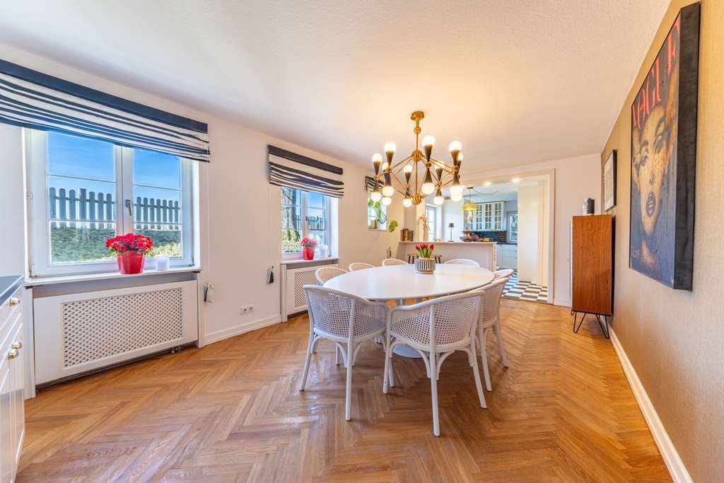 Immobilie in Oberhaching - Großzügies Einfamilienhaus mit Indoorpool & Fitness in guter Wohnlage Oberhaching - Bild 2