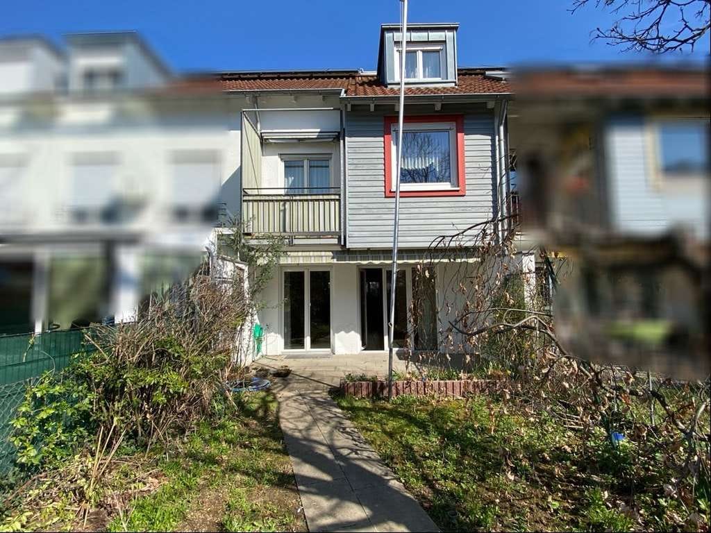 Immobilie in Wendlingen am Neckar - Schönes Stadthaus mit viel Platz für die Familie - Bild 0