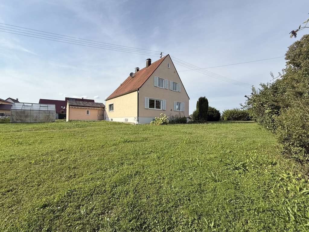 Immobilie in Tapfheim - Gepflegtes und charmantes Einfamilienhaus mit weitläufigem Garten - Bild 3