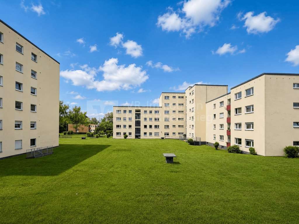 Immobilie in Siegburg - 4-Zimmer-Wohnung mit Balkon: Zuhause und Wertanlage zugleich! - Bild 1
