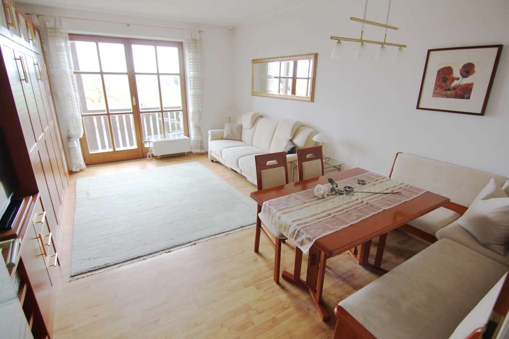 Immobilie in Kirchham - neuwertige 1 Zimmer Wohnung in ruhiger Lage mit herrlicher Weitsicht - Cernota Immobilien - Bild 1