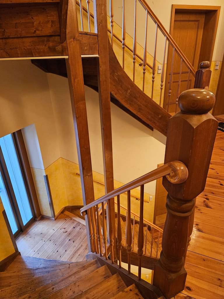 Immobilie in Leipzig - Zeitlose Kapitalanlage im Gründerzeithaus – 2-Zimmer-Wohnung mit Balkon und Aufzug - Bild 1