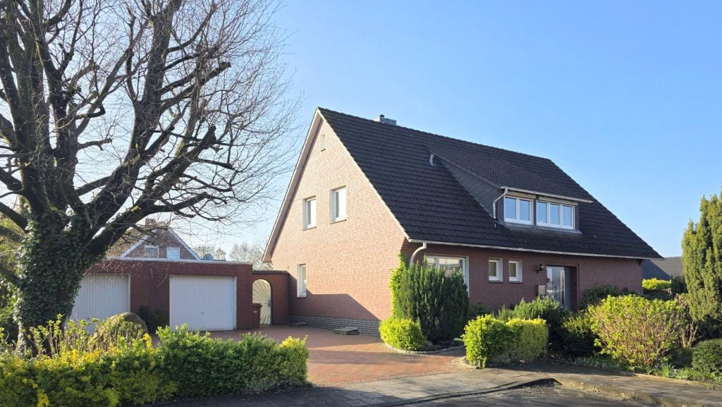 Immobilie in Twistringen - Platz! Platz! Platz! Gemütliches Einfamilienhaus mit Doppelgarage - Bild 1