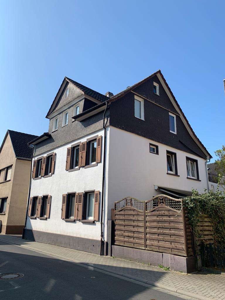 Immobilie in Obertshausen - 3-Familienhaus mit 4% Rendite in ruhiger Wohnlage von Obertshausen - Bild 1