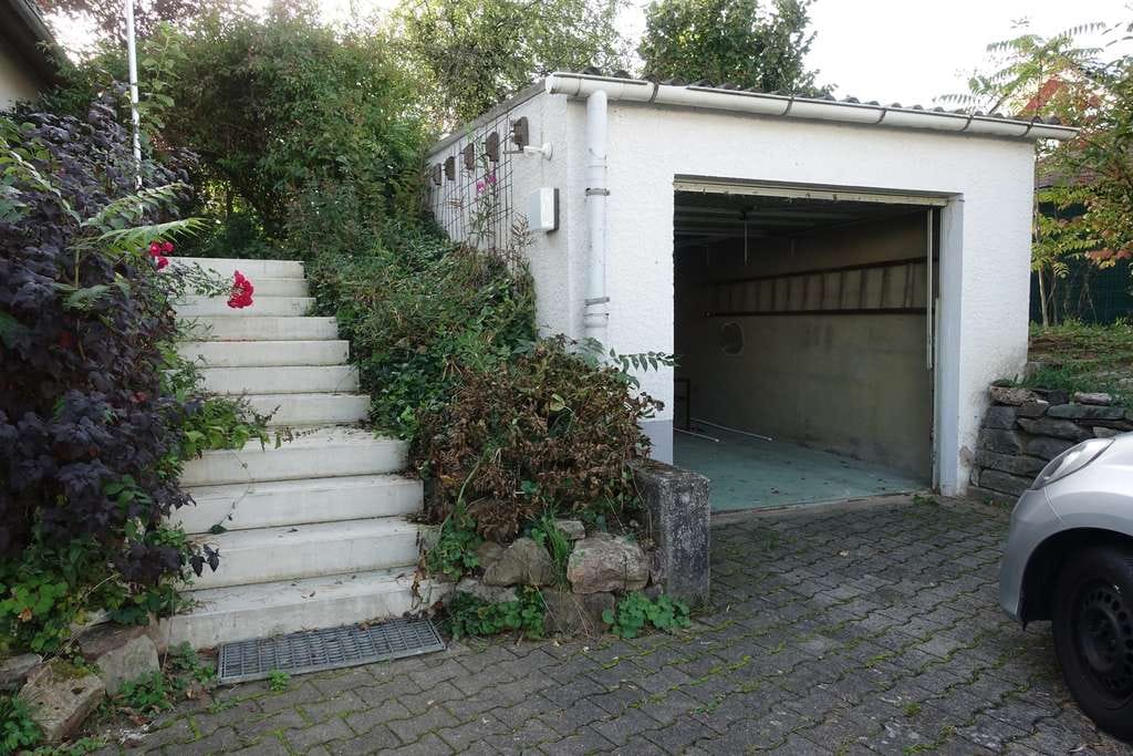 Immobilie in Idstein - Einfamilienhaus mit Einliegerwohnung (eigener Eingang) ca. 250 m² Wohnfläche - Bild 4