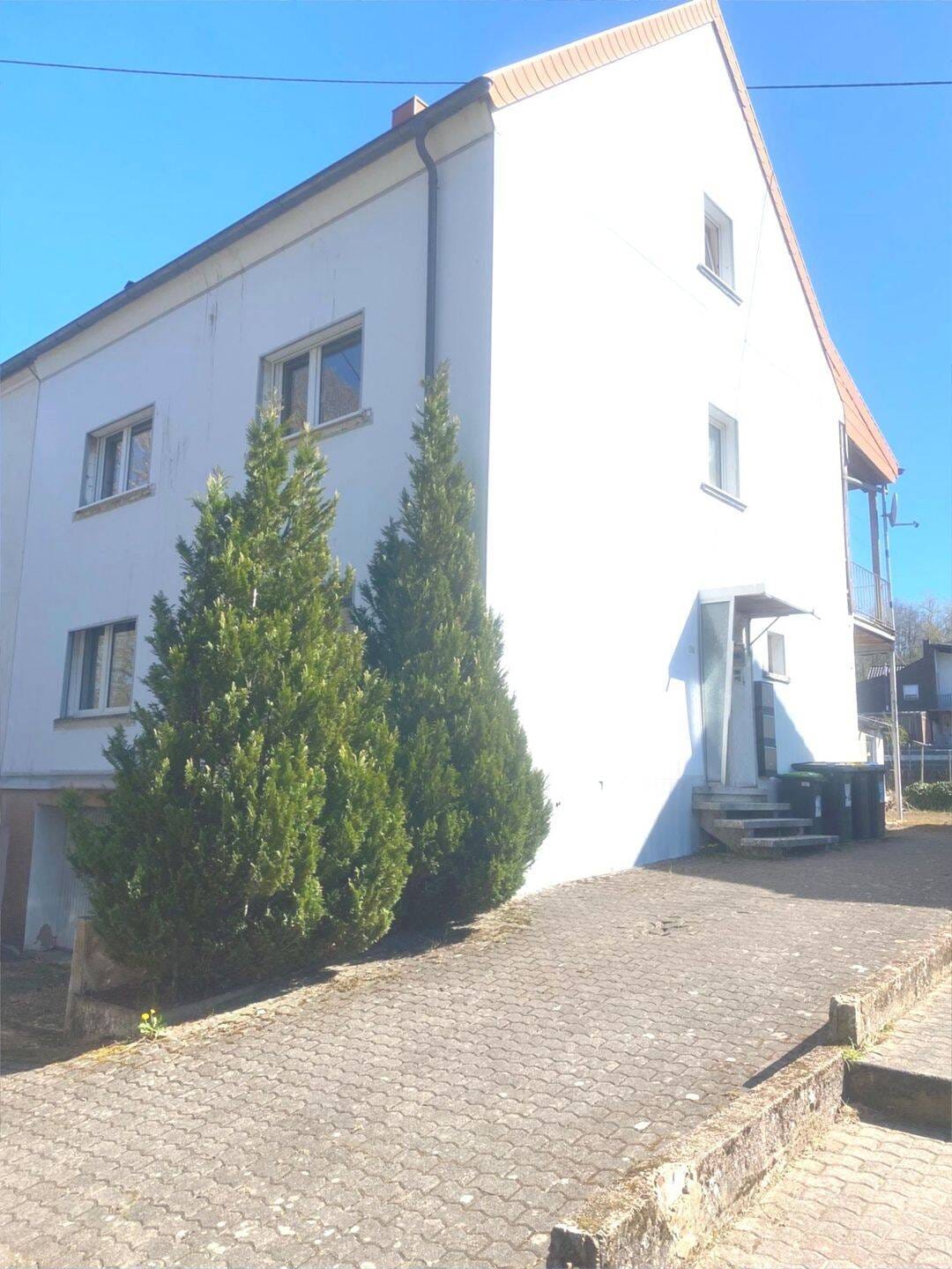 Immobilie in Saarlouis - Einseitig angebautes 3 Familienhaus in bevorzugter Lage - Bild 0