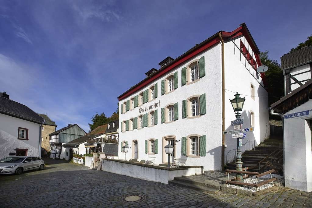 Immobilie in Blankenheim - Quellenhof-Historisches Juwel in Blankenheim mit vier Ferienwohnungen - Bild 0