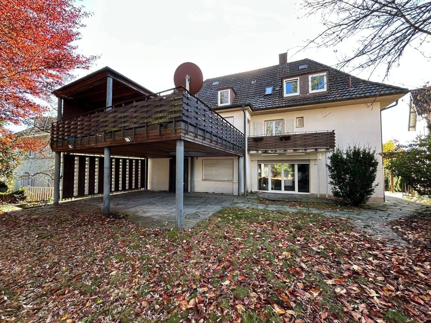 Immobilie in St. Georgen im Schwarzwald - Historische Stadtvilla mit 4 Wohneinheiten und großem Grundstück im Herzen von Sankt Georgen“ - Bild 1