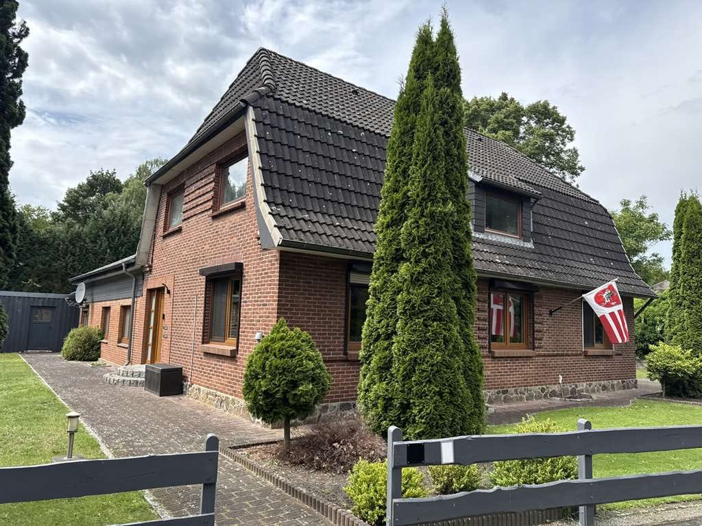 Immobilie in Burg (Dithmarschen) - Zentrumsnah und supergroß!
EFH mit vielen Möglichkeiten! - Bild 0