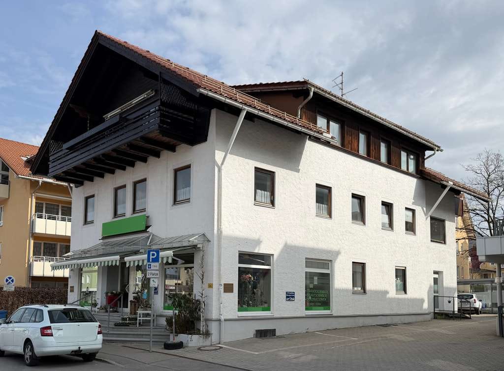 Immobilie in Sonthofen - Renovierungsbedürftige 5-Zimmer-Wohnung in zentrumsnaher Lage von Sonthofen - Bild 0