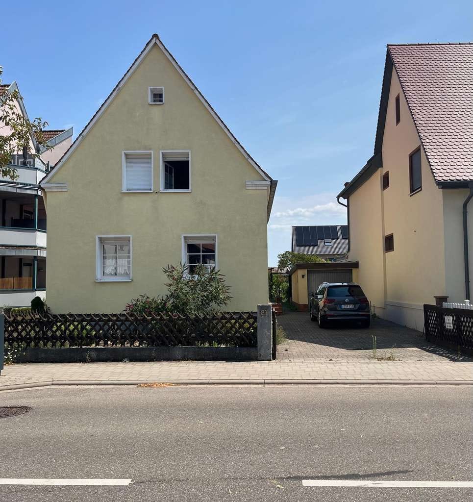 Immobilie in Offenbach an der Queich - Einfamilienhaus mit 710 m² Grundstück, 6 Zimmern, Garten&Garage - Bild 0