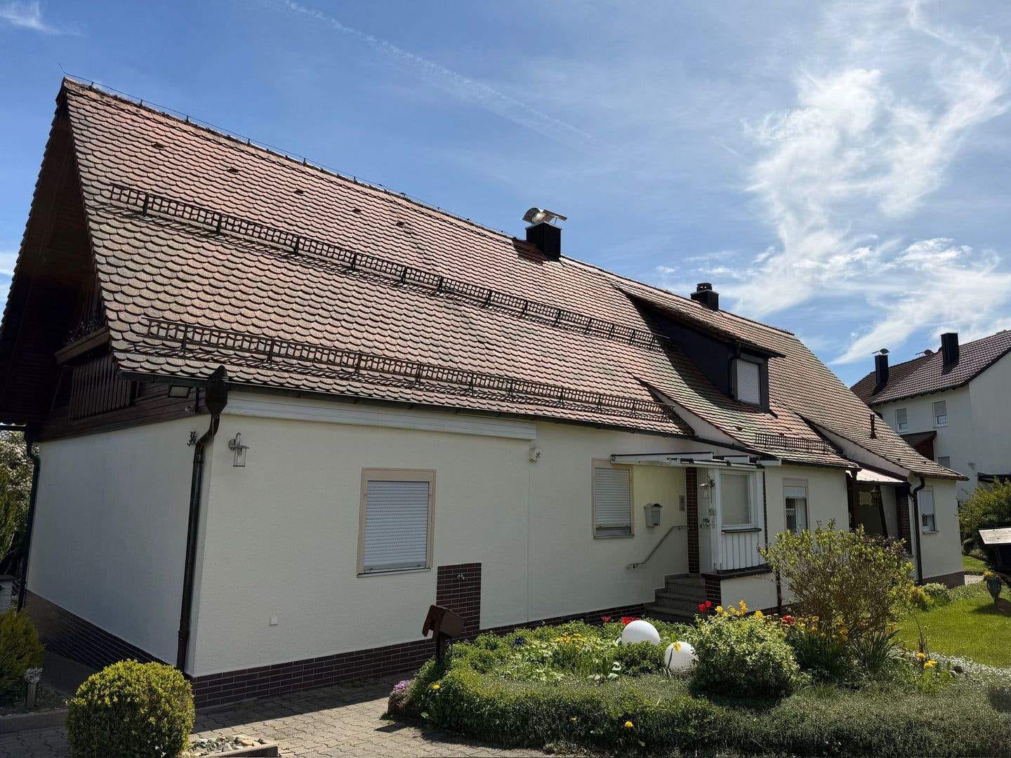Immobilie in Treuchtlingen - Doppelhaus mit Garten und Garagen - Bild 0