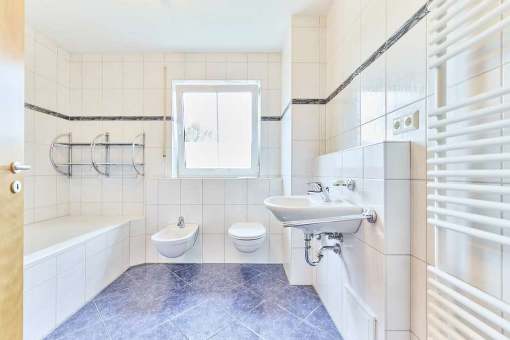 Immobilie in Schwabmünchen - Sofort verfügbar: 
Familienfreundliches Reihenhaus mit 6 Zimmern, Wintergarten & Garage - Bild 4