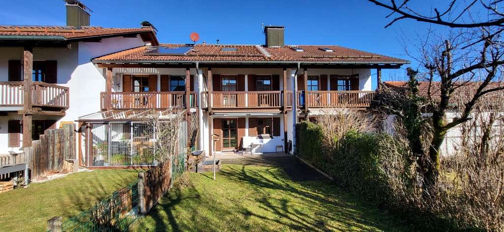 Immobilie in Waakirchen - Charmantes Reihenmittelhaus nähe Tegernsee – ideal für die Familie - Bild 0