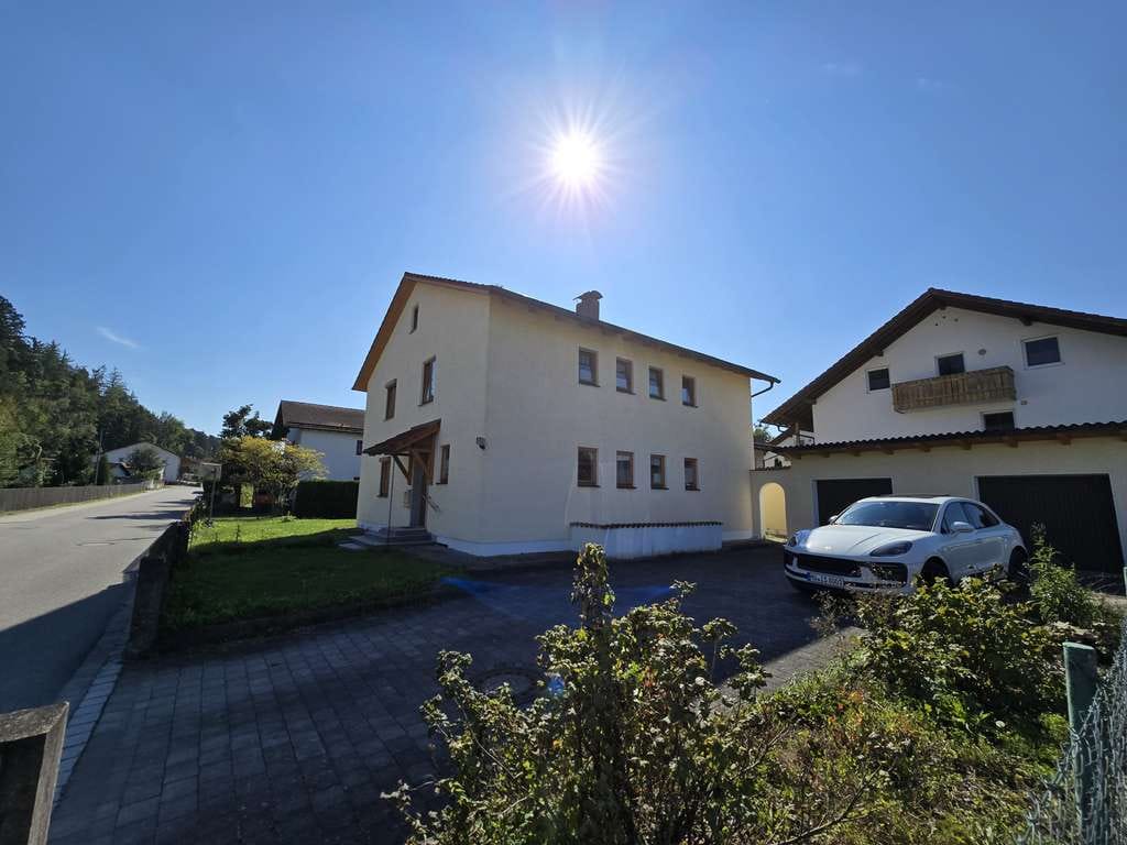 Immobilie in Polling - .... frei zum Selbstbezug - preiswertes Ein-Zweifamilienhaus mit rd. 160m² Wohnfläche.... - Bild 1