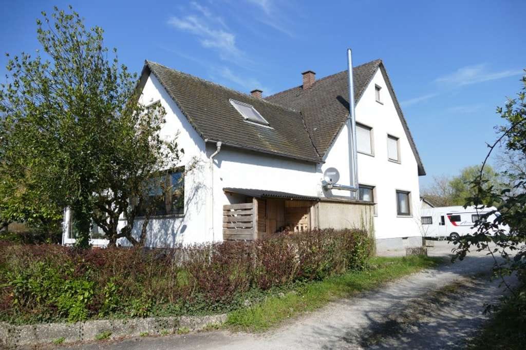 Immobilie in Elchesheim-Illingen - 1-2-Fam.-Haus in idyllischer Ortsrandlage - Bild 0