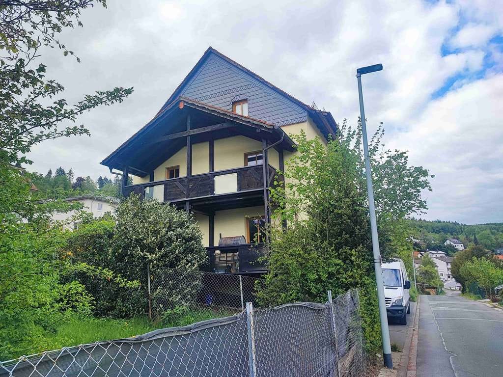 Immobilie in Schmitten - *Für Kapitalanleger, oder Selbstnutzer* 2 Familienhaus mit Doppelgarage in ruhiger Lage - Bild 0