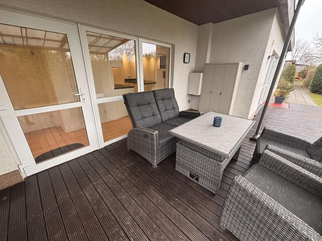 Immobilie in Krakow am See - Ferienbungalow: modern, kernsaniert, mit Kamin, Fußbodenheizung & großem Grundstück - Bild 2
