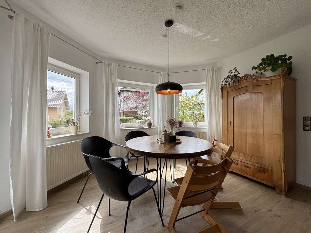 Immobilie in Rauschenberg - Viel Raum für die ganze Familie – Wohnhaus mit Garten, Doppelgarage und flexiblem Grundriss - Bild 4