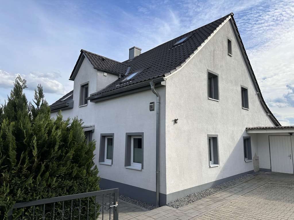 Immobilie in Bruckberg - Umfangreich saniertes Einfamilienhaus in Alleinlage bei Gündlkofen - Bild 1