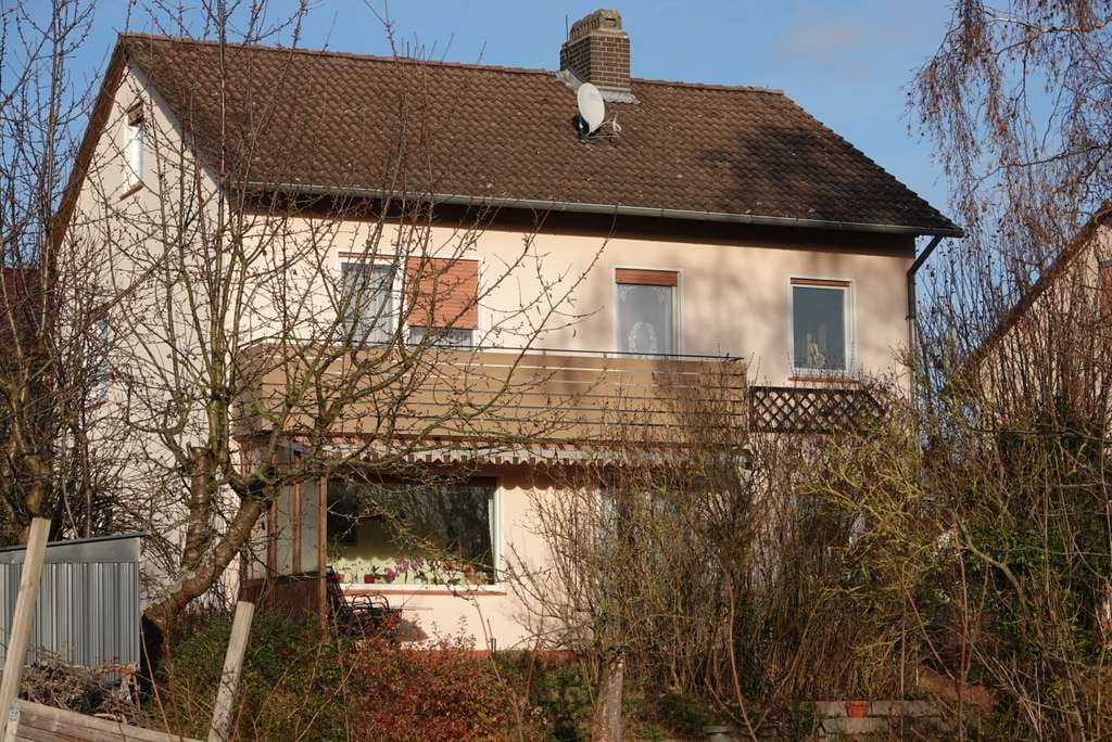 Immobilie in Eschwege - Einfamilienhaus mit Terrasse, Garten & Garage für die junge Familie in Eschwege / Niederhone - Bild 1