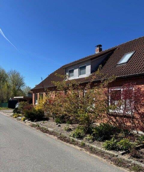 Immobilie in Oldenburg in Holstein - Doppelhaushälfte mit Einliegerwohnung zum Kauf - Bild 0