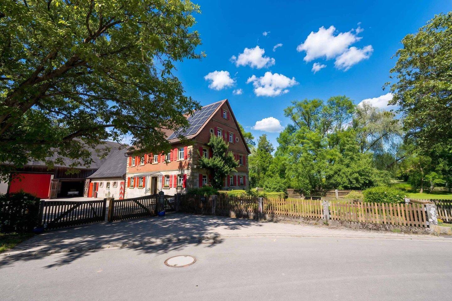 Immobilie in Steinsfeld - Pferdefreunde aufgepasst!!!! Landsitz bei Rothenburg ob der Tauber - Bild 1