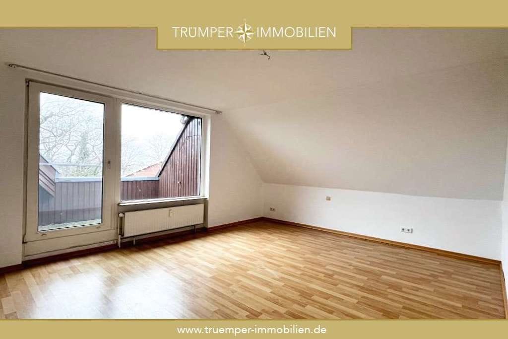 Immobilie in Reppenstedt - PREISREDUZIERUNG! Schöne Dachgeschosswohnung mit zwei Balkonen im Herzen von Reppenstedt - Bild 0