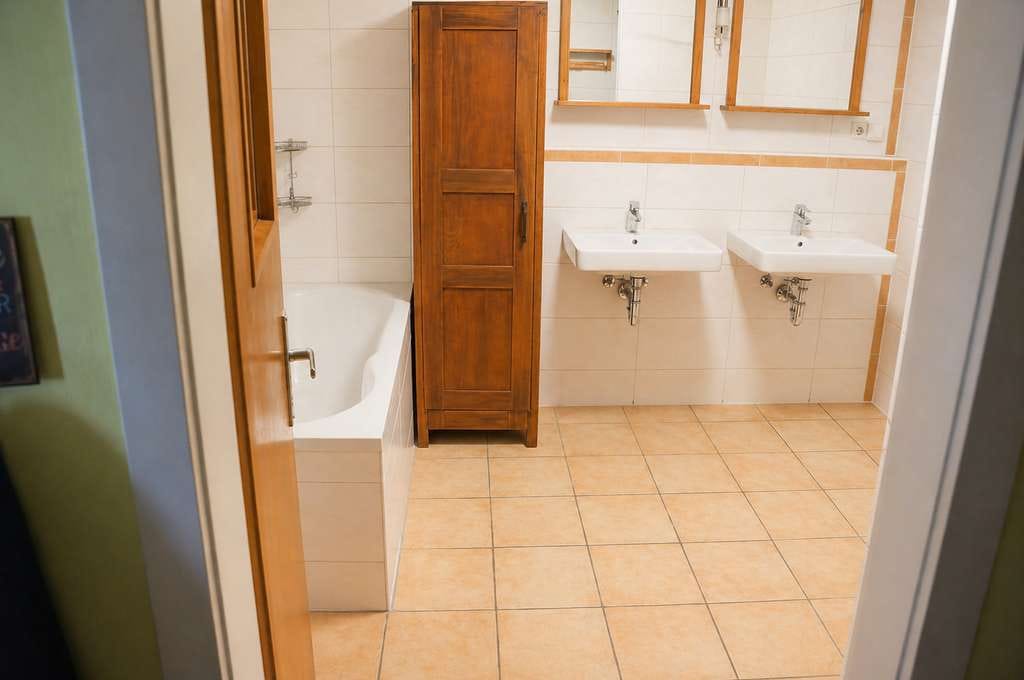 Immobilie in Pfaffenhofen - Wohnen, Arbeiten, Erweitern: Zweifamilienhaus mit Werkstatt, Scheune & optional Baugrundstück - Bild 3