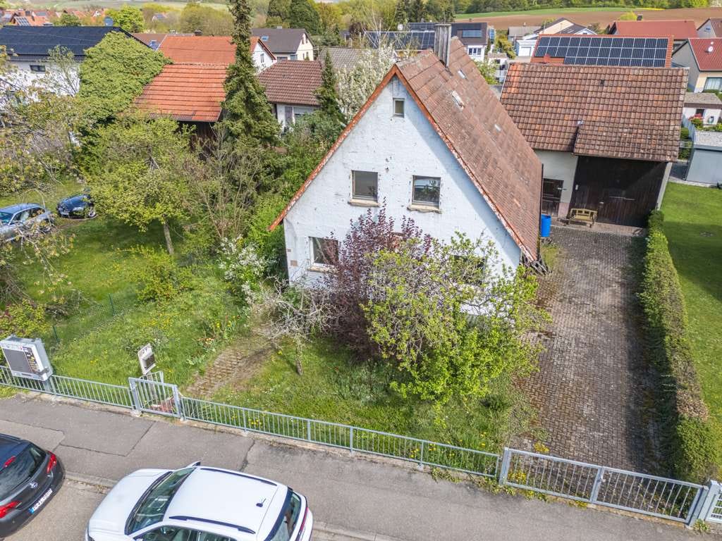 Immobilie in Sternenfels - ++Sanierungsbedürftiges, entkerntes EFH in Sternenfels mit großem Garten und Scheune++ - Bild 0