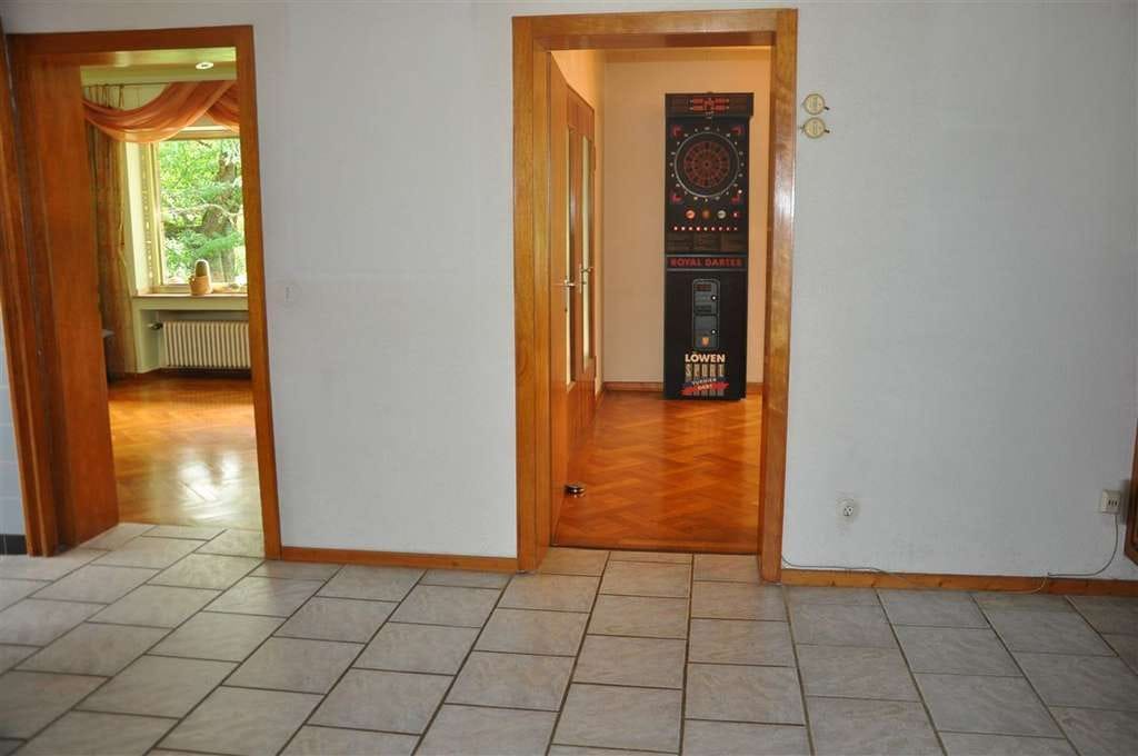 Immobilie in Kall - Stattliche 1950er Jahre Villa, schöner Altbaumbestand auf 1500 m² Grundstücksareal am Kallbach  - Bild 3