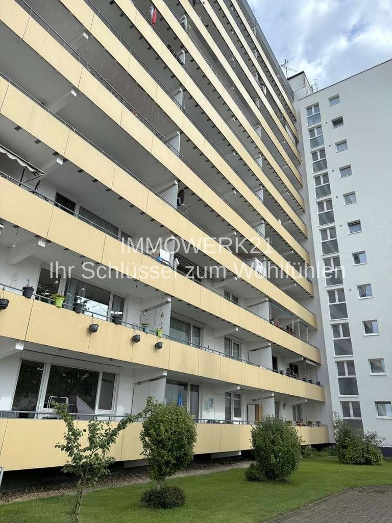 Immobilie in Frechen - Gepflegte 3,5 Zimmer Wohnung in Frechen zentrale und familienfreundliche Lage inklusive Stellplatz! - Bild 1