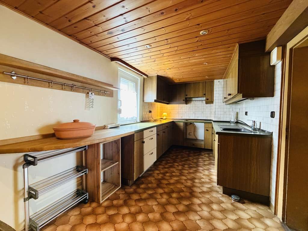 Immobilie in Waldsolms - Lage, Lage, Lage - Rohdiamant mit Fachwerkcharme und  jeder Menge Entwicklungspotenzial - Bild 4