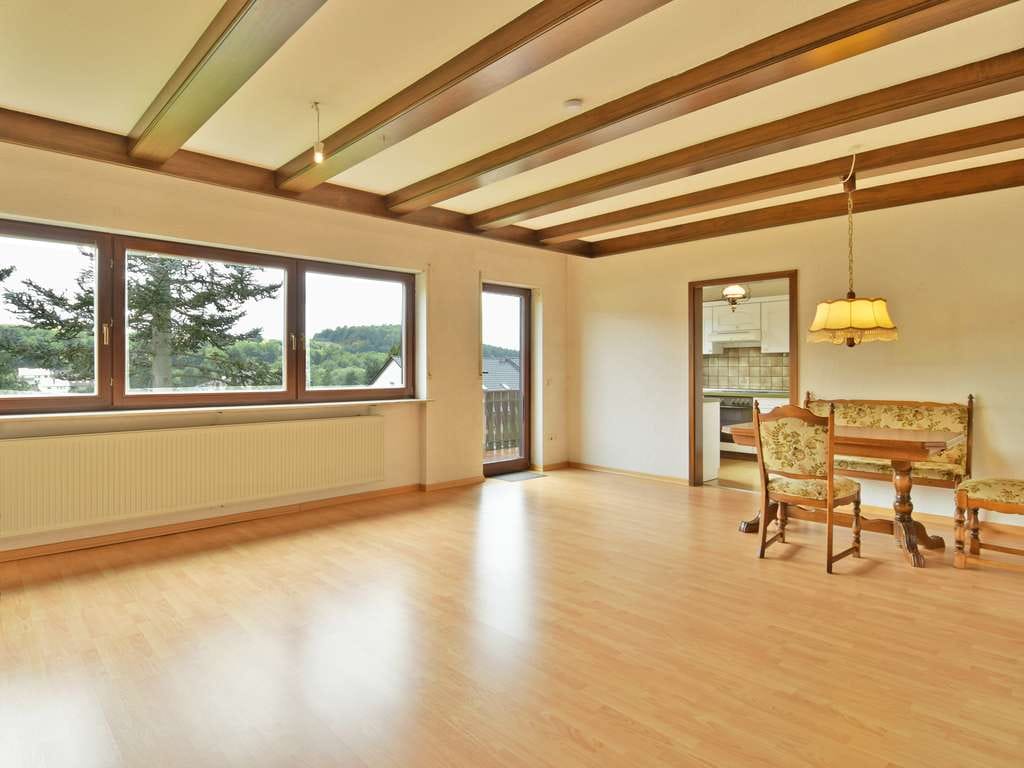 Immobilie in Waldaschaff - Charmantes Haus mit Garten, Balkon und Doppelgarage - Bild 1