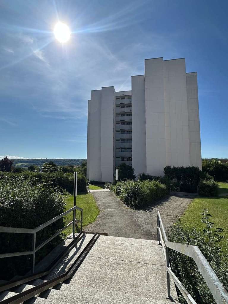 Immobilie in Waldenbuch - Barrierefreie 3-Zimmer-Erdgeschosswohnung mit Tiefgaragenstellplatz in Waldenbronn – zu verkaufen! - Bild 1