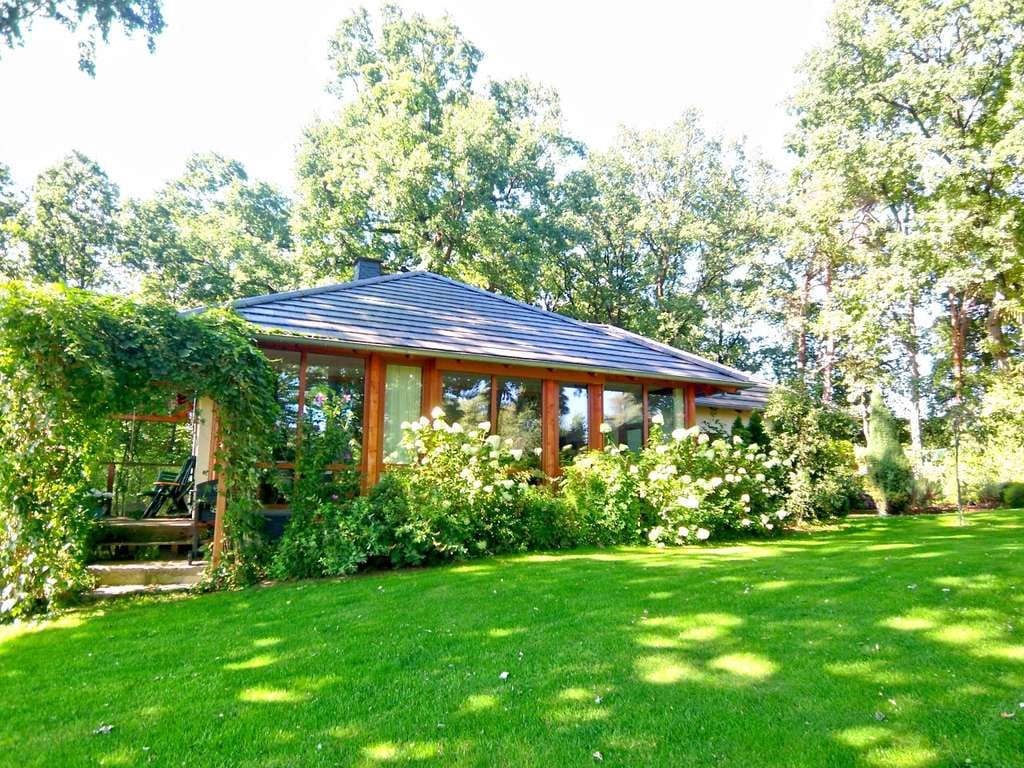 Immobilie in Obergurig - Hornja Hórka - Mod. EFH im Bungalowstil mit Terrasse - Bad m. Wanne u. Dusche - Kamin - EBK - Doppelcarp. - nahe BZ - Bild 3